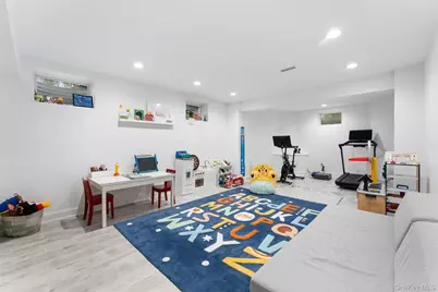 109 Lee Road, Scarsdale, NY 10583 - Photo 24