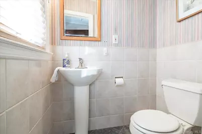 31 Alden Court, Malverne, NY 11565 - Photo 8
