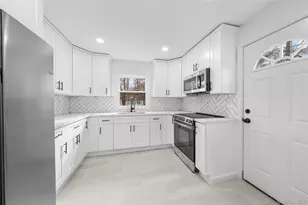 78 Carr Ln, Coram, NY 11727 - Photo 6