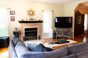 7 Victorian Ct, Milton, NY 12547 - Photo 8