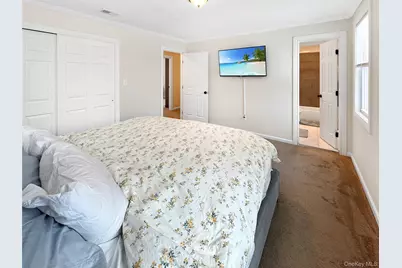 120 Clinton Avenue, Patchogue, NY 11772 - Photo 14