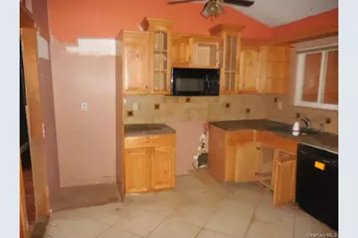 2 Hollow Street, Bellport, NY 11713 - Photo 16