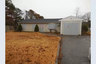 2 Hollow Street, Bellport, NY 11713 - Photo 1