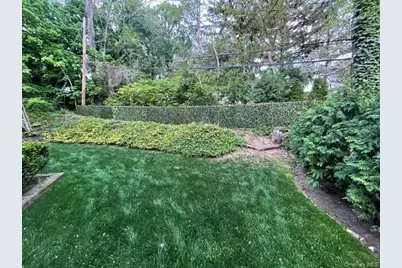 145 Shore Road, Manhasset, NY 11030 - Photo 10