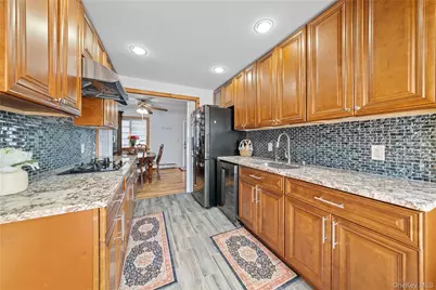 46 Creighton Avenue, Ronkonkoma, NY 11779 - Photo 10