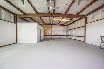 1807 Middle Road, Calverton, NY 11933 - Photo 12