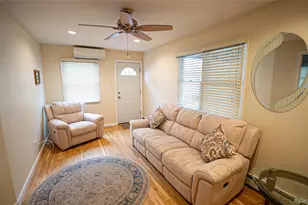 15 Westminister Ln, West Islip, NY 11795 - Photo 4