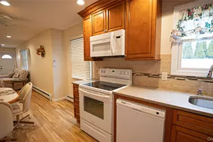 15 Westminister Ln, West Islip, NY 11795 - Photo 6