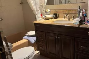 11 Hatcher Ct, Amityville, NY 11701 - Photo 4