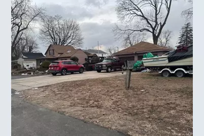 11 Hatcher Court, Amityville, NY 11701 - Photo 14