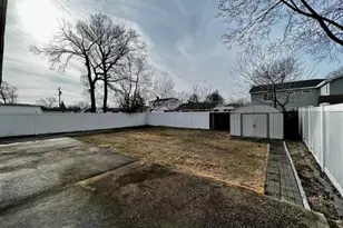 180 Elmwood St, Valley Stream, NY 11581 - Photo 14