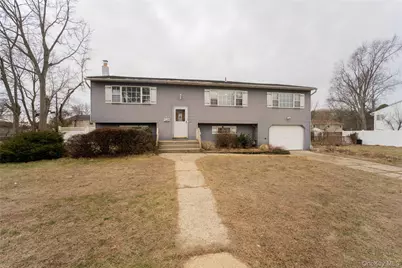 6 Oxford Street, Islip, NY 11751 - Photo 2