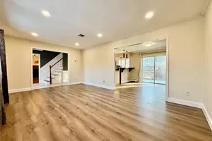 33 Pilgrim Dr, Port Jefferson, NY 11777 - Photo 4