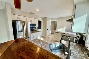 33 Pilgrim Dr, Port Jefferson, NY 11777 - Photo 10