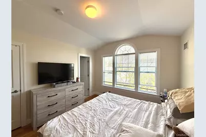 30 Sintsink Drive #B, Port Washington, NY 11050 - Photo 8