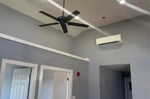 1035 Montauk Hwy, Copiague, NY 11726 - Photo 4