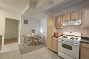 604 Tompkins Ave, Mamaroneck, NY 10543 - Photo 10