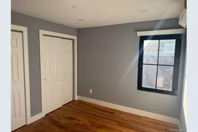 1035 Montauk Highway #6, Copiague, NY 11726 - Photo 4