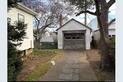 8529 261st Street, Floral Park, NY 11001 - Photo 2