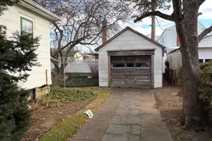 85-29 261st St, Floral Park, NY 11001 - Photo 2