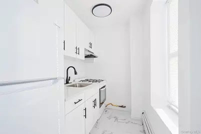 918 E 165th Street, Bronx, NY 10459 - Photo 14