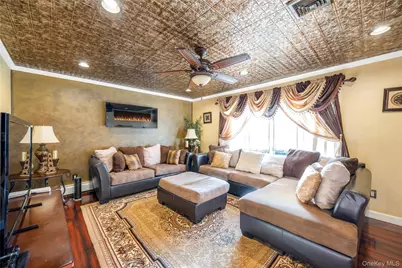 17 Wall Street, Port Jefferson Station, NY 11776 - Photo 18