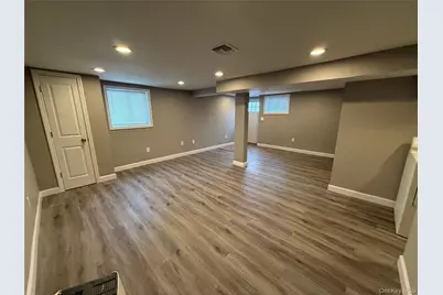 1068 Connetquot Avenue, Central Islip, NY 11722 - Photo 22