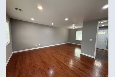 1068 Connetquot Avenue, Central Islip, NY 11722 - Photo 4