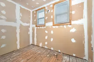 84 Bay Ave, Hicksville, NY 11801 - Photo 12