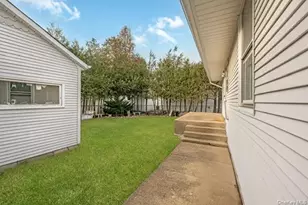 84 Bay Ave, Hicksville, NY 11801 - Photo 16