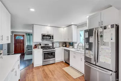 9 3rd Street, West Islip, NY 11795 - Photo 4