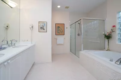 205 Windwatch Drive, Hauppauge, NY 11788 - Photo 30