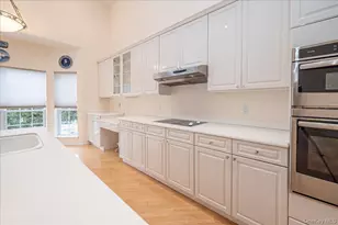 205 Windwatch Dr, Hauppauge, NY 11788 - Photo 16