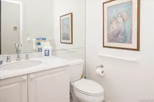 205 Windwatch Dr, Hauppauge, NY 11788 - Photo 24