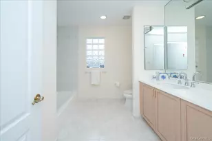 205 Windwatch Dr, Hauppauge, NY 11788 - Photo 38