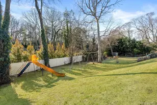 18 Barry Ln, Syosset, NY 11791 - Photo 34