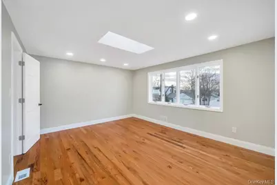 245 Stone Street, Elmont, NY 11003 - Photo 32