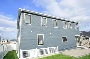 38 Dogwood Ln, Levittown, NY 11756 - Photo 20