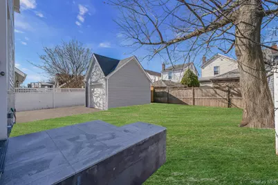 20 Colonial Road, Floral Park, NY 11001 - Photo 24