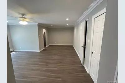 91 South Clinton Avenue #8B, Bay Shore, NY 11706 - Photo 6
