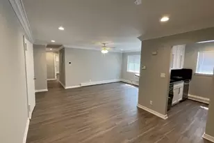 91 S Clinton Ave, Bay Shore, NY 11706 - Photo 4