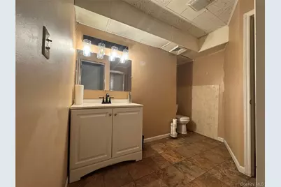 26 W Main Street #20, Middletown, NY 10940 - Photo 8