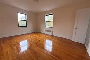 160 S Middle Neck Rd, Great Neck, NY 11021 - Photo 14