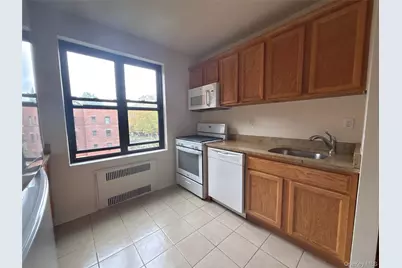 160 S Middle Neck Road #3C, Great Neck, NY 11021 - Photo 10