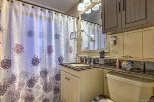 450 Pelham Rd, New Rochelle, NY 10805 - Photo 18