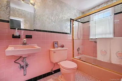 38 Irving Lane, New Hyde Park, NY 11040 - Photo 22