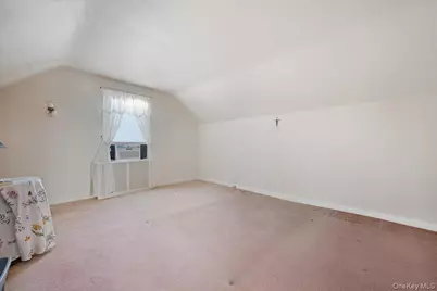 38 Irving Lane, New Hyde Park, NY 11040 - Photo 20