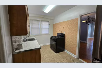 68-09 Alderton Street #1st Fl, Rego Park, NY 11374 - Photo 8