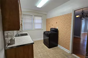 68-09 Alderton St, Rego Park, NY 11374 - Photo 8