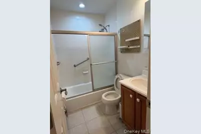 717 Willis Avenue #4B, Williston Park, NY 11596 - Photo 2